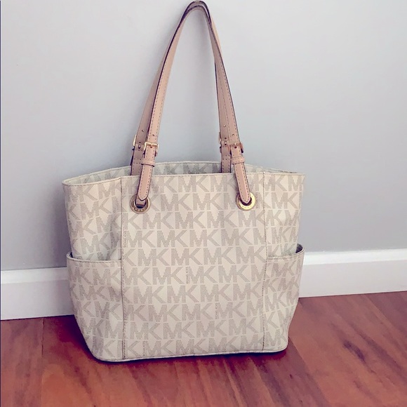 Michael kors purse - Picture 1 of 2